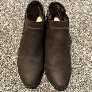 Women’s ankle brown boots.